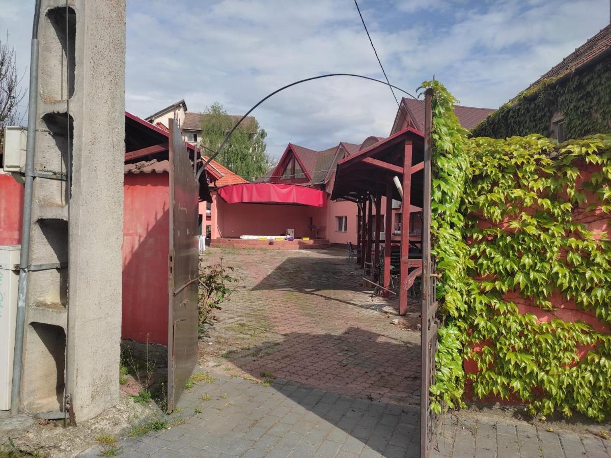 Calypso Rooms Fagaras Exterior photo